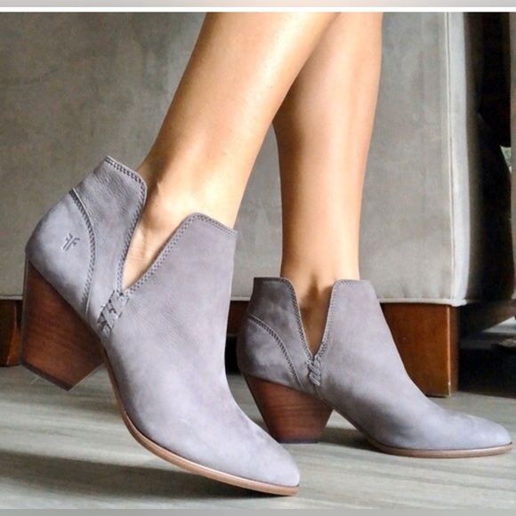 Shoes - Frye Reina Ankle Bootie